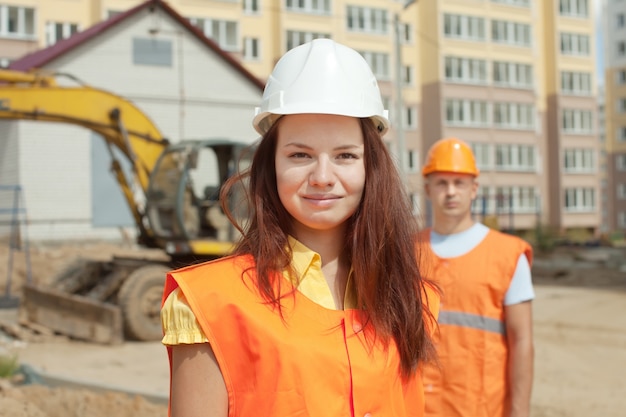 Foto grátis retrato de dois construtores