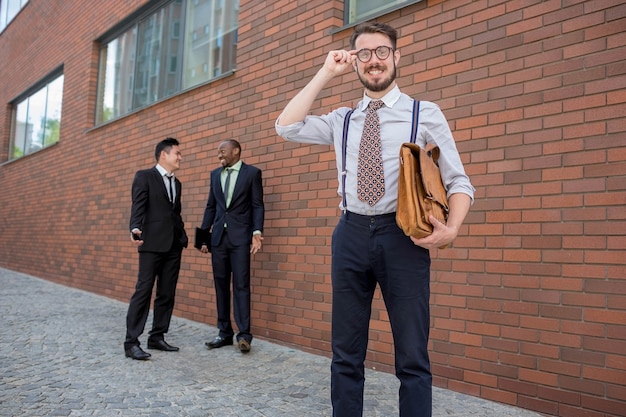 Retrato de equipe de negócios multiétnica