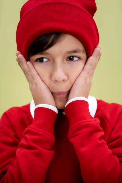 Foto grátis retrato de estúdio de criança isolado