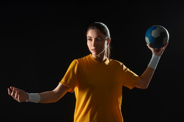 Retrato de estúdio de jogador de handebol