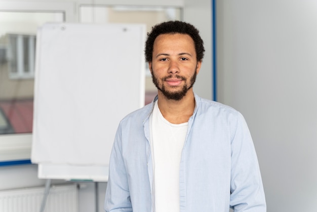 Retrato de jovem cientista