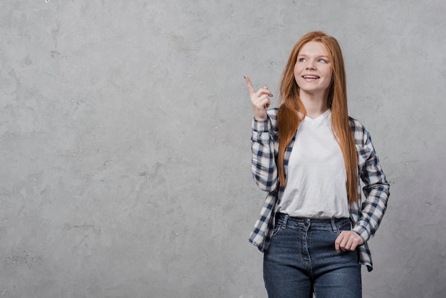 Retrato de jovem feliz