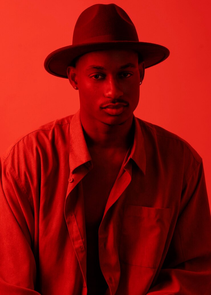 Foto grátis retrato de jovem homem bonito