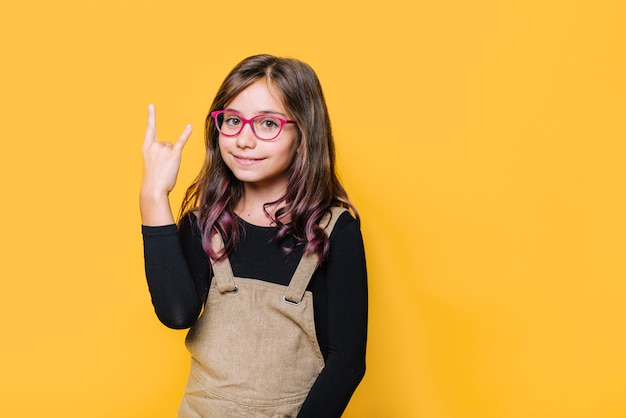 Retrato de menina feliz