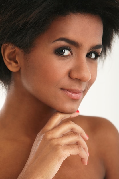 Foto grátis retrato de mulher brasileira, pele bronzeada perfeita