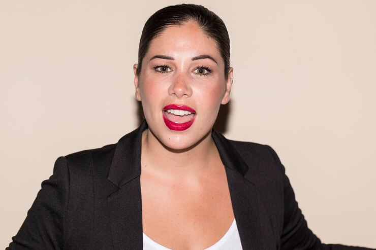 Foto grátis retrato de mulher irritada