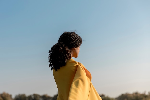 Retrato, de, mulher jovem, em, natureza