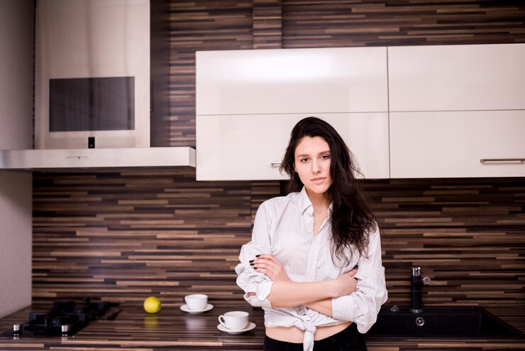 Foto grátis retrato, de, mulher moderna, casa