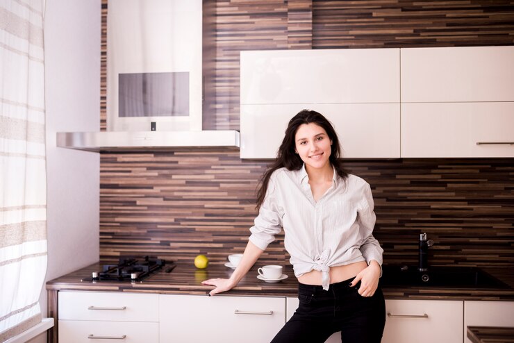 Foto grátis retrato, de, mulher moderna, casa
