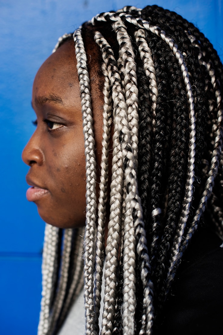 Foto grátis retrato, de, mulher preta, com, dreadlocks, cabelo