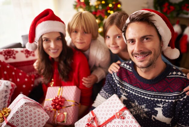 Retrato de Natal de uma família amorosa