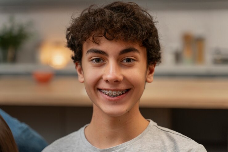 Foto grátis retrato de pessoa sorrindo