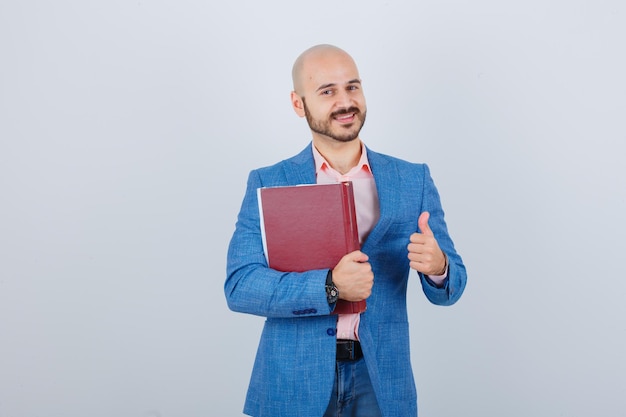 Retrato de um jovem confiante