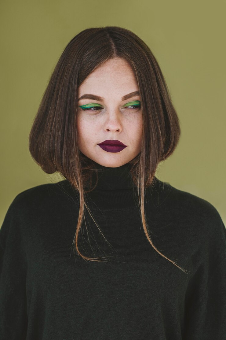Foto grátis retrato de uma bela mulher com maquiagem