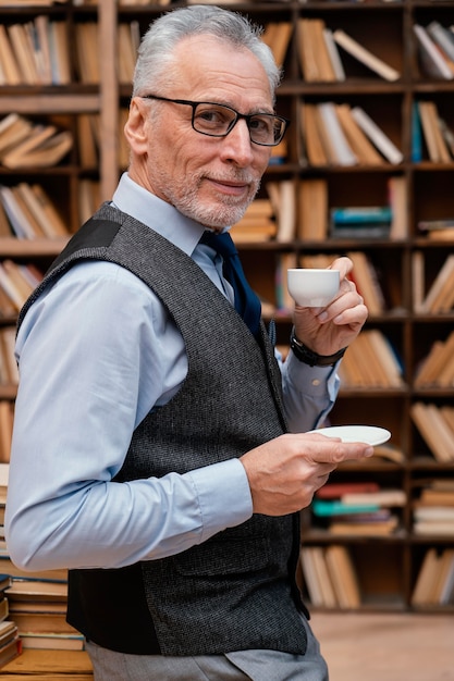Retrato de velho elegante