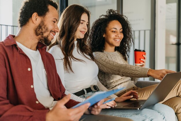 Reunião de equipe no escritório