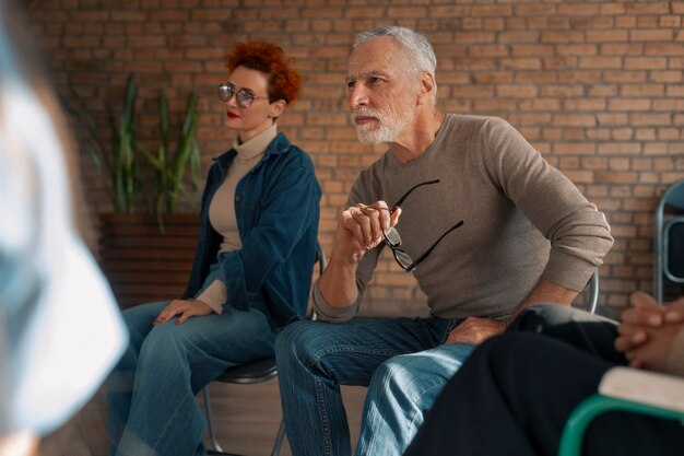 Reunião do grupo de apoio à terapia psicológica