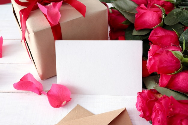 Rosas e caixa de presente para dia dos namorados