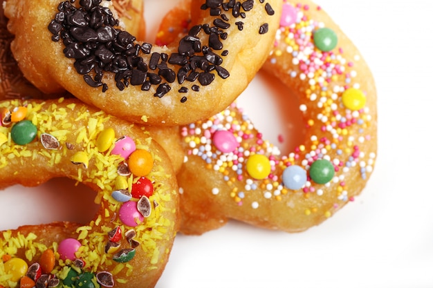 Foto grátis rosquinhas coloridas saborosas