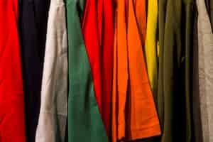 Foto grátis roupas em uma loja de roupas