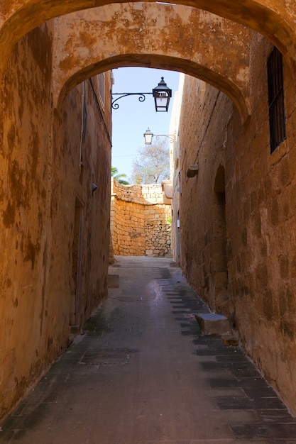 Rua na antiga cidade européia