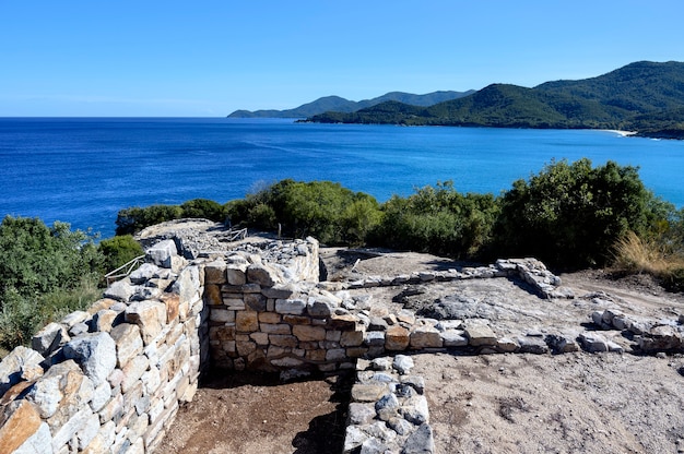 Ruínas da antiga cidade stageira em halkidiki, grécia