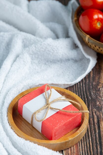 Sabonete de tomate para cuidados com a pele