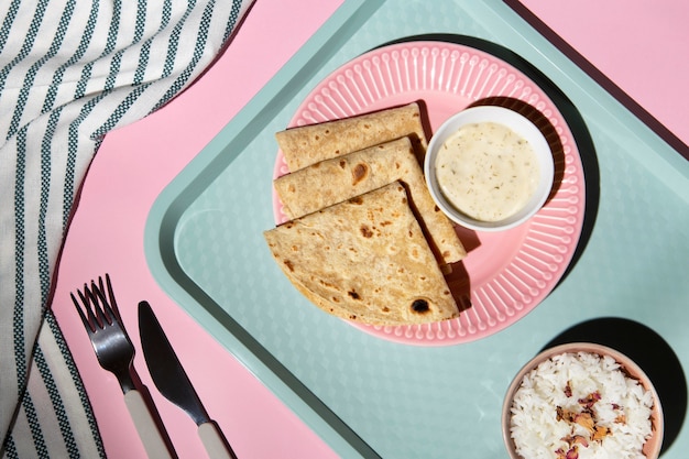 Foto grátis saborosa composição indiana de roti