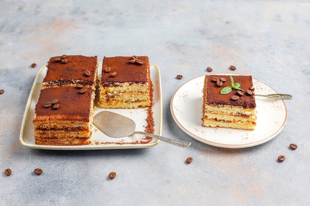 Saboroso bolo de tiramisu caseiro.