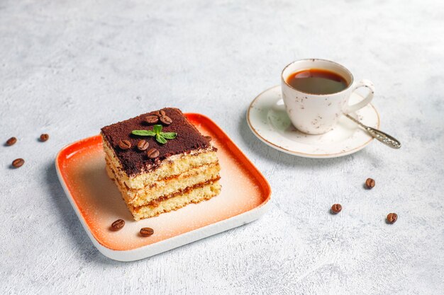 Saboroso bolo de tiramisu caseiro.