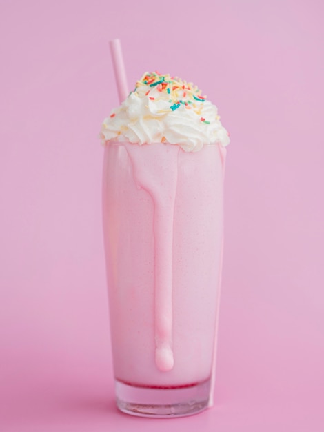 Saboroso milk-shake em vidro transparente