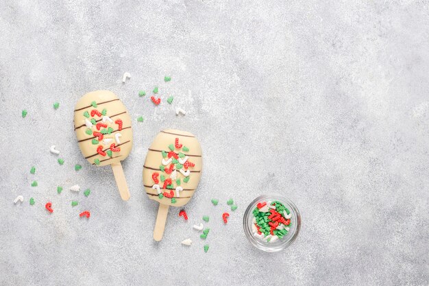 Foto grátis saborosos biscoitos de natal caseiros.