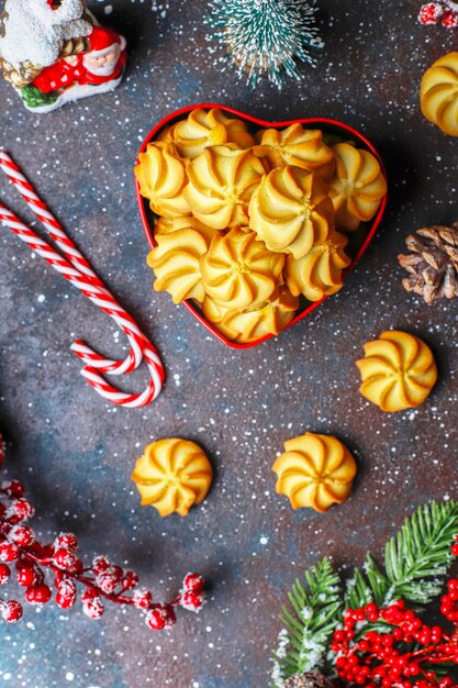 Foto grátis saborosos biscoitos de natal caseiros.