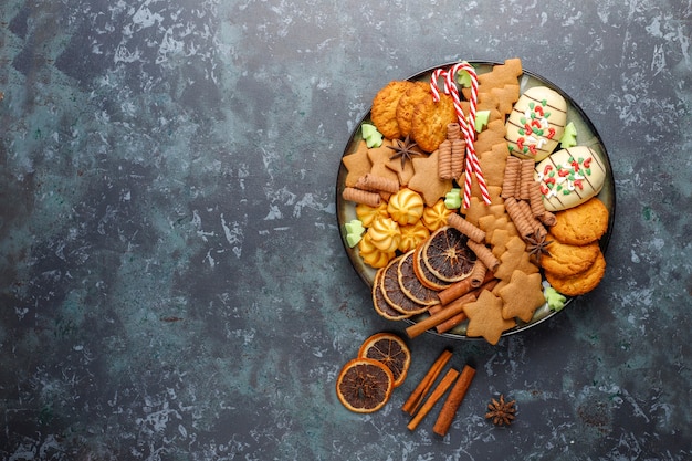 Foto grátis saborosos biscoitos de natal caseiros.