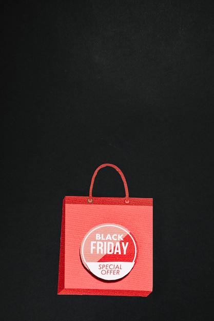 Foto grátis sacola rosa com oferta da black friday