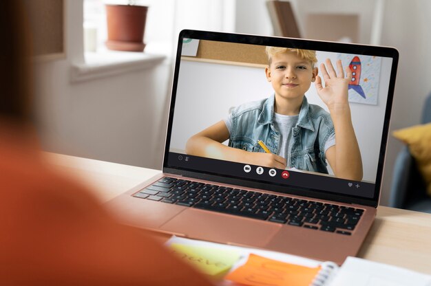 Sala de aula virtual e espaço de estudo