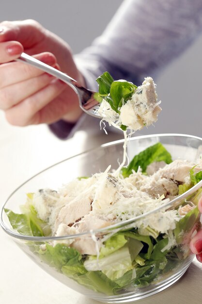 Salada com queijo