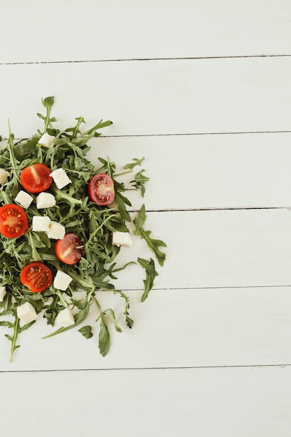 Salada com tomate cereja