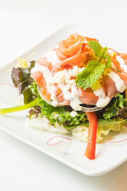 Salada de salmão