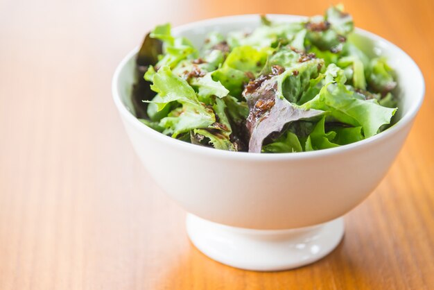 Salada de vegetais verdes