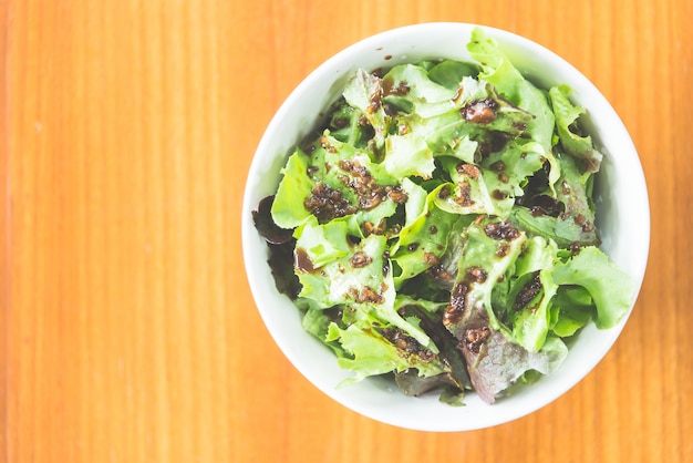 Salada de vegetais verdes