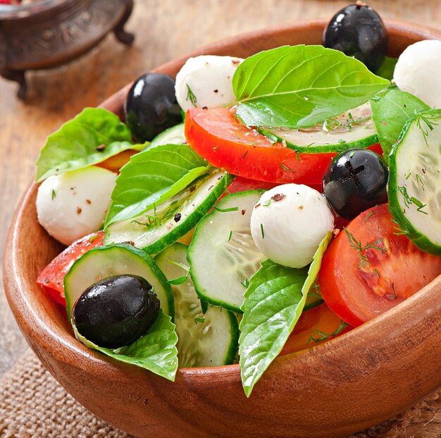 Salada grega de legumes frescos, close-up