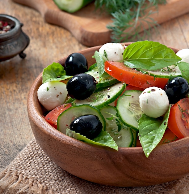Foto grátis salada grega de legumes frescos, close-up