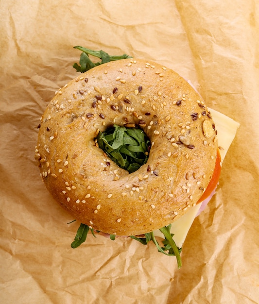 Foto grátis sanduíche de bagel