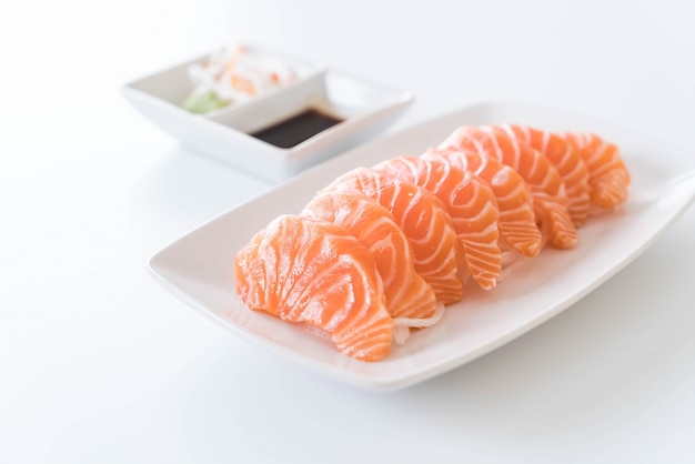 Foto grátis sashimi em salmão cru