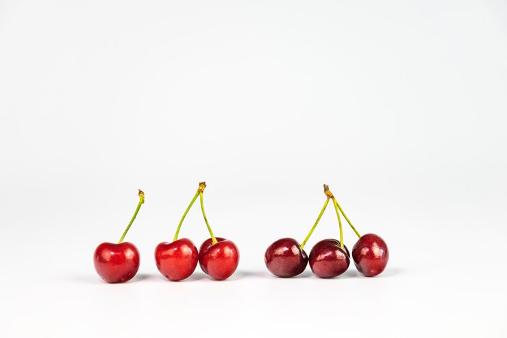 Foto grátis seis cerejas deliciosas