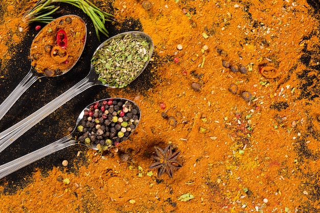 Foto grátis seleção de ervas e especiarias - culinária, alimentação saudável