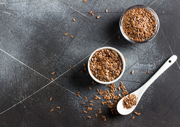 Foto grátis sementes de linho linhaça superfood saudável conceito de comida orgânica
