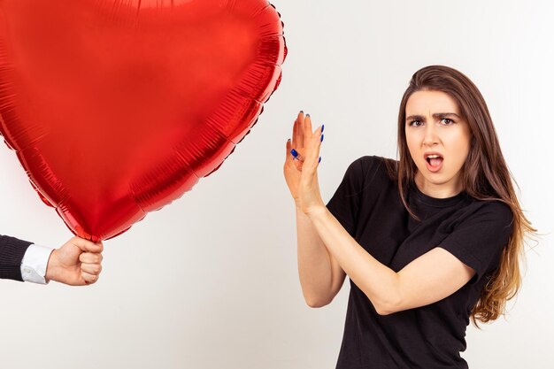 Senhora ansiosa não quer tirar balão do homem