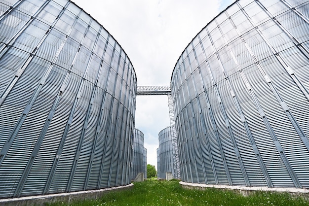 Silos agrícolas. exterior do edifício.